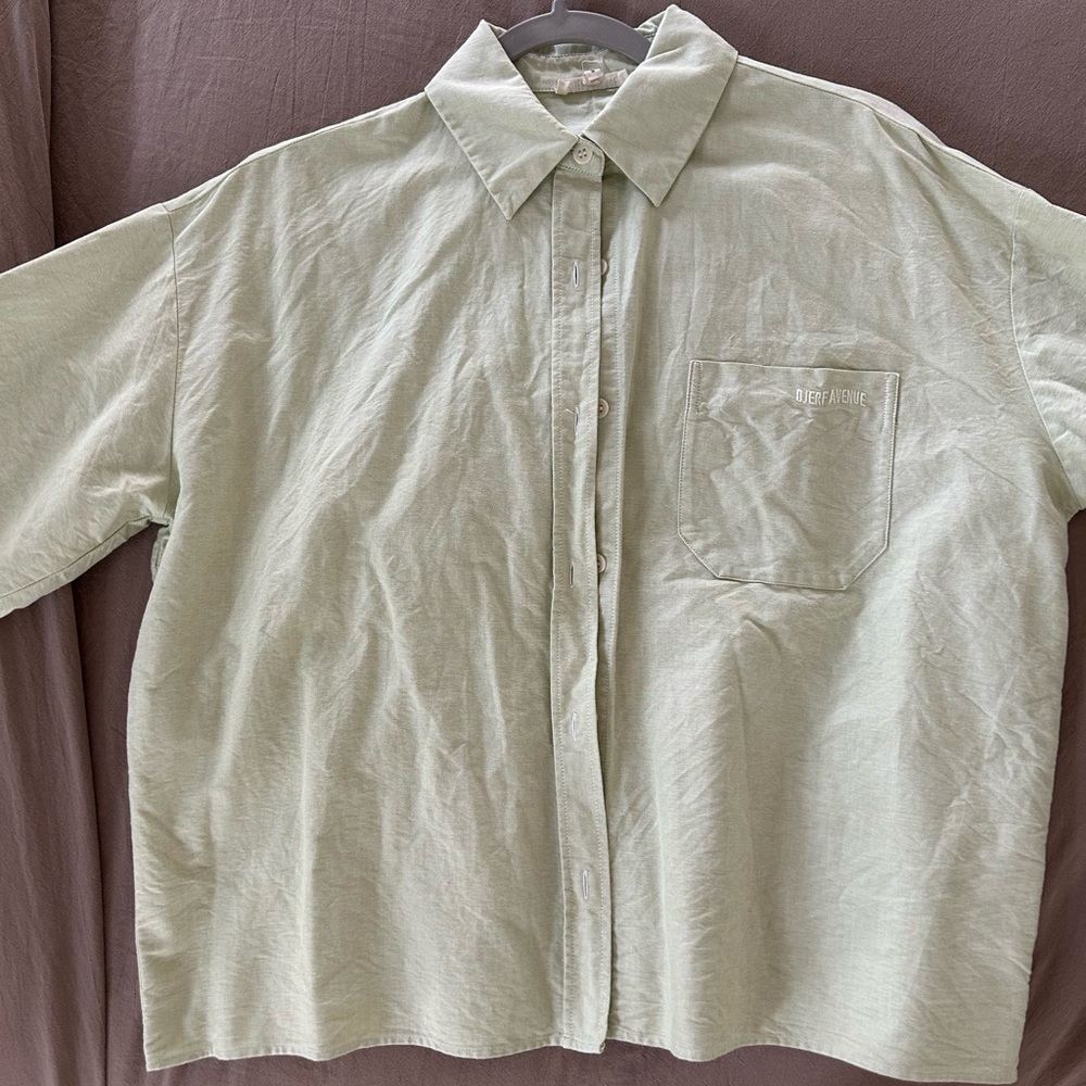 Small green djerf avenue breezey button up shirt